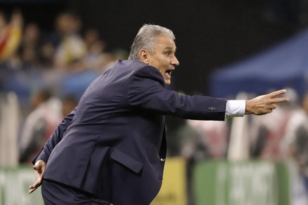 Il Brasile si qualifica e Tite si reca in pellegrinaggio