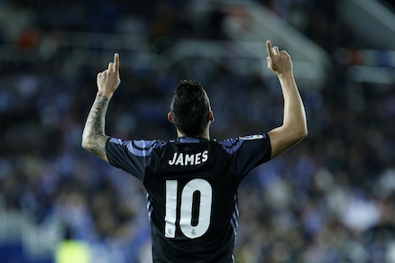 Real Madrid, James è un caso: furia dopo la sostituzione