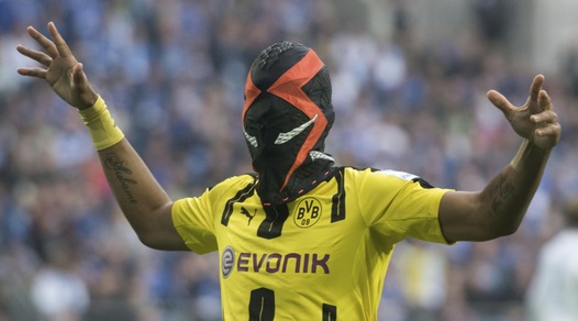 Pugno di ferro del Borussia Dortmund: multato Aubameyang per la maschera Nike