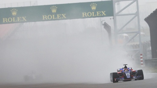 F1 Cina, il maltempo ferma le libere