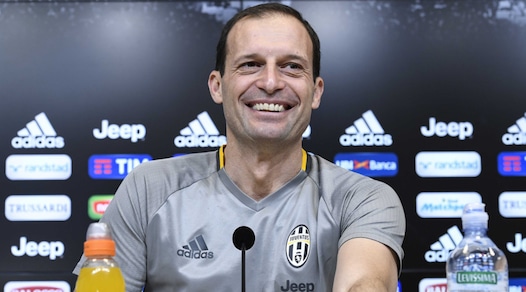 Allegri: «Resto alla Juventus. Dybala forse giocherà da centravanti»