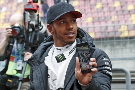 F1, Hamilton: «Diventerò il più grande, come Alì»