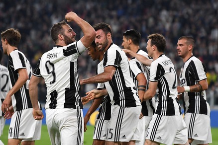 Juventus-Chievo 2-0, doppietta di Higuain e partitissima di Dybala: le immagini
