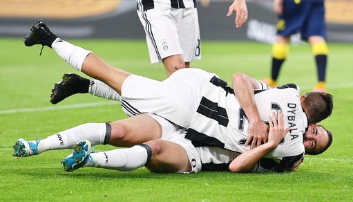 Serie A, Juventus-Chievo 2-0: doppietta Higuain, ora testa al Barcellona