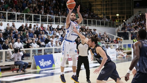 Basket Serie A, Sassari vittoria-playoff a Trento