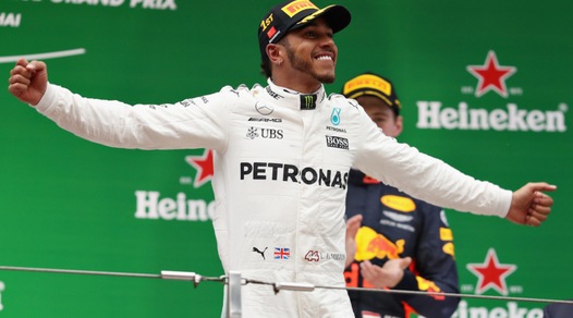 F1, Gp Cina: Hamilton vince davanti a Vettel