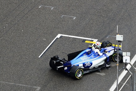 F1, Gp Cina: botto Giovinazzi, costretto al ritiro