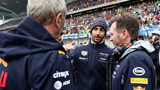F1, Gp Cina: reprimenda per Ricciardo, in ritardo per l’inno nazionale