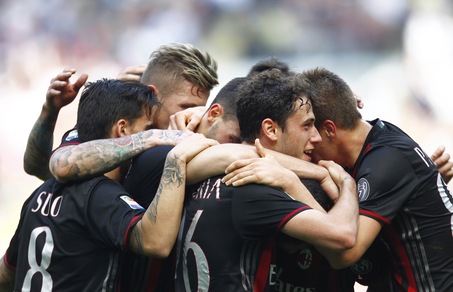 Il Milan travolge il Palermo: 4-0 a San Siro