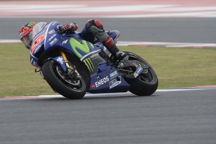 MotoGp, Argentina: Viñales il più veloce nel warm up, Rossi 12°