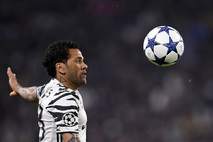 Juventus-Barcellona, l'ex Dani Alves: «Ero stanco. Volevano andassi via»
