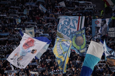 Lazio, 10.000 euro di multa per i cori durante la partita col Napoli