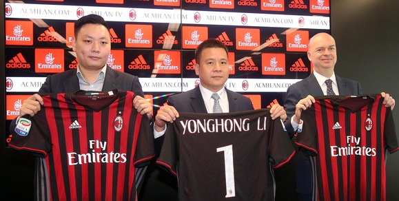 Presentato il nuovo Milan. Fassone: «Rinnovo Donnarumma è prioritario. Montella ci piace molto»