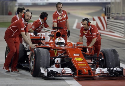 F1 Bahrain, Vettel bis: la Ferrari domina le seconde libere