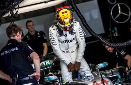 F1 Mercedes, Hamilton: «In qualifica e in gara sarà battaglia»