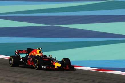 F1 Bahrain, Verstappen vola nelle terze libere