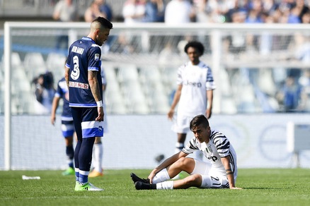 Dybala preoccupa Allegri: partita abbandonata al 54'