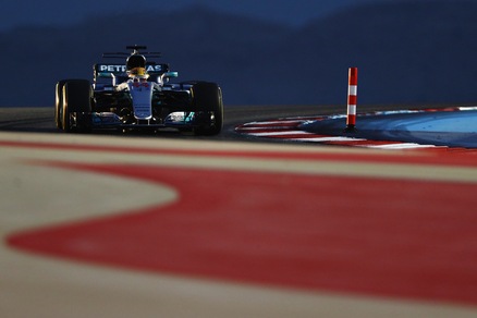 F1 Bahrain: imprendibile Bottas, è in pole! Vettel terzo, Kimi quinto