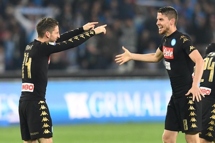 Serie A, Napoli-Udinese 3-0: la Roma torna a meno due