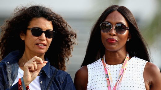 Gp Bahrain, Naomi Campbell porta fortuna alla Ferrari