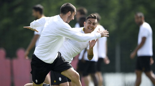 Champions League, Juventus: Dybala si allena con il gruppo FOTO -VIDEO