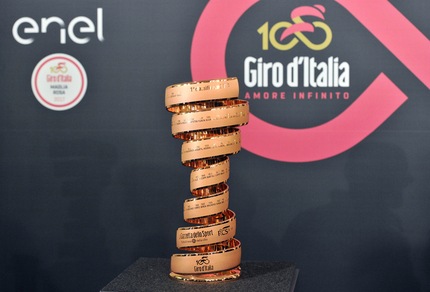 Giro d'Italia, si torna all'antico: rispolverata Maglia Ciclamino