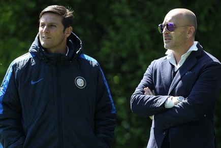 L'Inter si prepara alla Fiorentina: Ausilio e Zanetti controllano l'allenamento