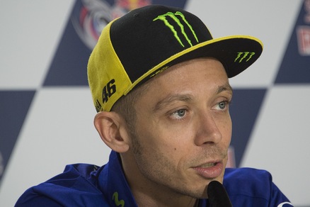 MotoGp, Rossi su Alonso: «Fernando può vincere a Indy»