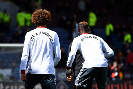 Burnley, tutto il Manchester United con le maglie di Ibrahimovic e Rojo