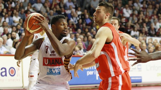 Ejim piega Varese, Brescia travolta a Trento