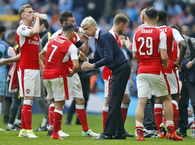 Wenger incatena Sanchez: «E' un animale, resterà all'Arsenal»