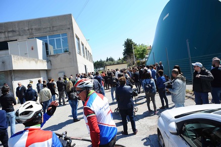 Addio a Scarponi, in centinaia alla camera ardente