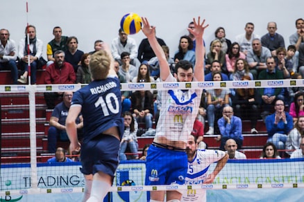 Volley: A2 Maschile, Play Out mercoledì Gara 4 fra Cantù e Brescia