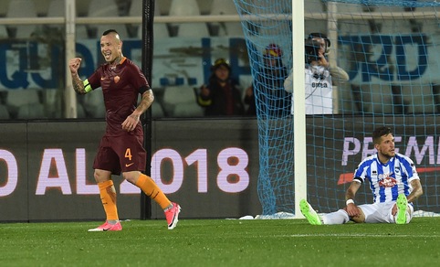 Roma, Nainggolan: «Lazio? Su sei derby giocati ne ho perso solo uno»
