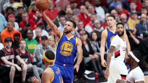 Curry spazza via Portland, Powell stende i Bucks