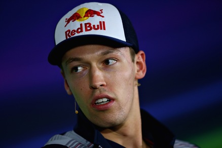 F1, Kvyat: «Rispetto Sainz, ma non siamo amici»
