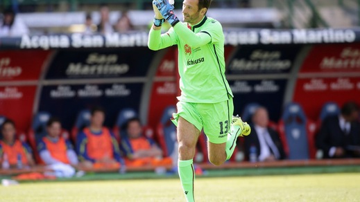 Serie A Cagliari, Colombo operato alla spalla: intervento ok