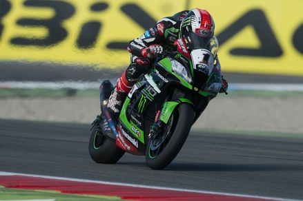 Sbk: Rea beffa Davies, il bis in Gara2 a 1,40