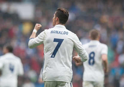 Real Madrid-Valencia 2-1. Marcelo regala la vetta solitaria alle merengues