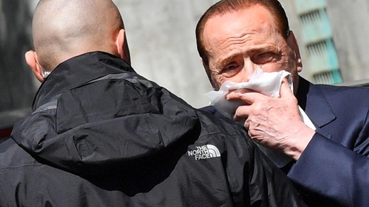 Berlusconi esce dalla clinica