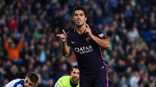 Espanyol-Barcellona 0-3. I blaugrana non mollano.