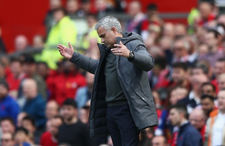 Mourinho: «Calendario impietoso, potrei schierare la Primavera». E rischia la multa