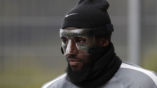 Il Monaco si scalda per la Juventus: Bakayoko con la maschera