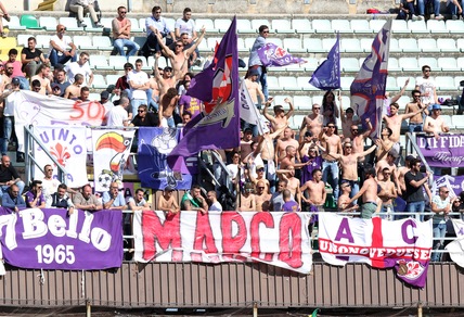 Serie A Fiorentina, la protesta continua: «Correte o verrete bastonati»