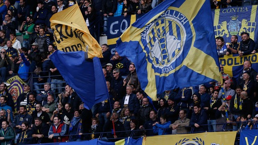 Serie B giudice sportivo: 18 squalificati. Chiusa curva del Verona per razzismo