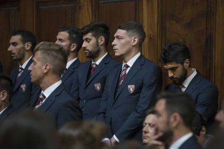 Torino, la squadra a Superga: Belotti si commuove per gli Immortali