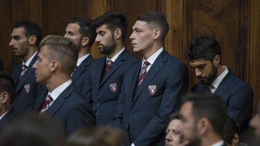Torino, la squadra a Superga: Belotti si commuove per gli Immortali