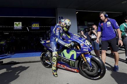MotoGp, Jerez: a Marquez la FP4, Rossi sesto