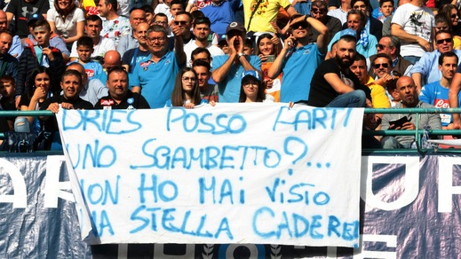 I tifosi del Napoli fanno gli auguri a Mertens