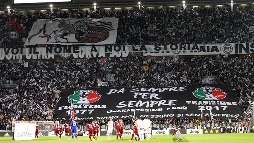 Juventus, la coreografia per il derby: «Torino, a voi il nome, a noi la storia»